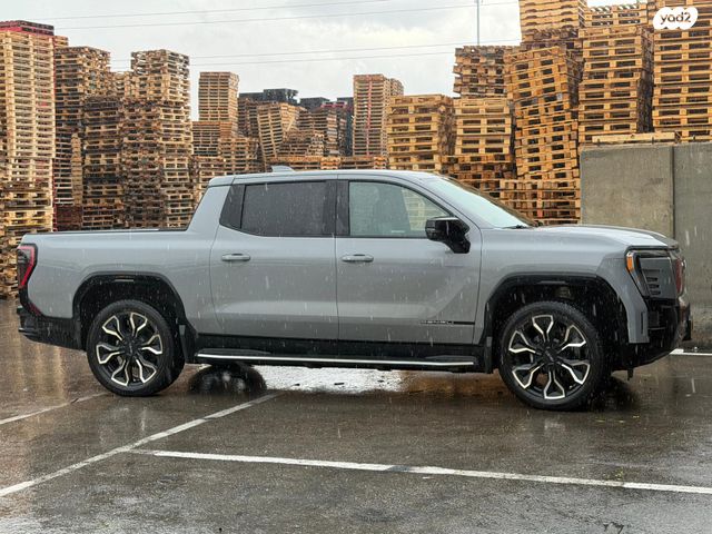 מודעת רכב ג'י.אם.סי סיירה EV