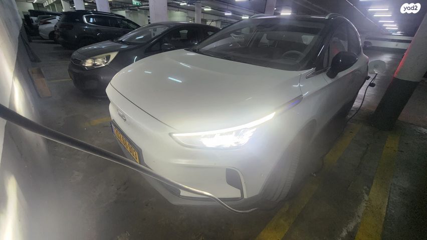 מודעת רכב ג׳ילי Geometry C