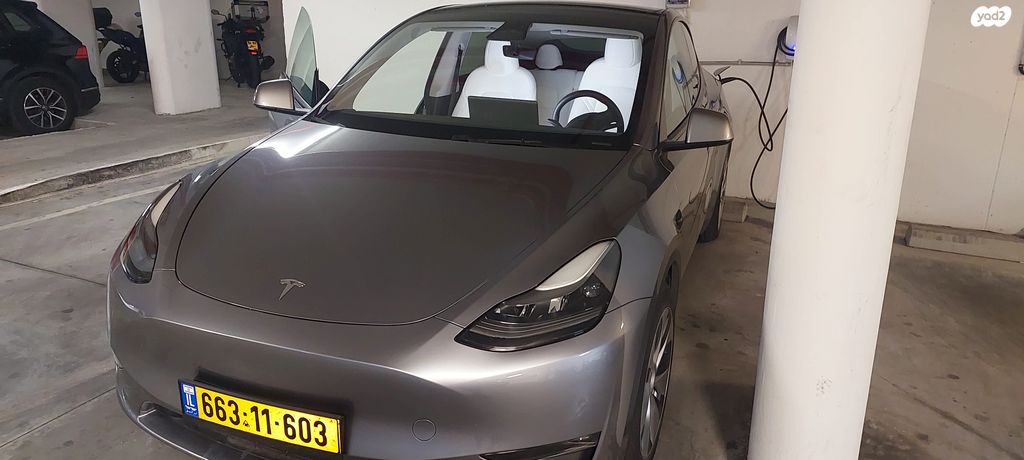 מודעת רכב טסלה מודל Y