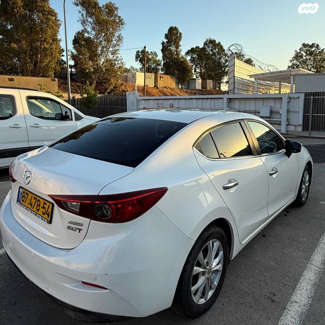 מודעת רכב מאזדה 3