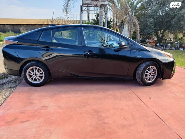 מודעת רכב טויוטה פריוס