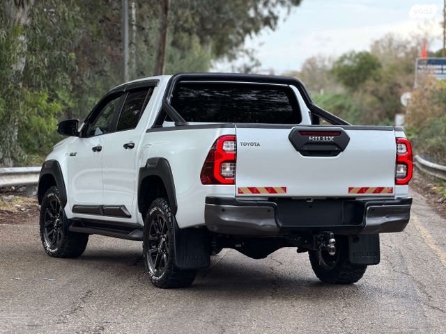 מודעת רכב טויוטה היילקס 1