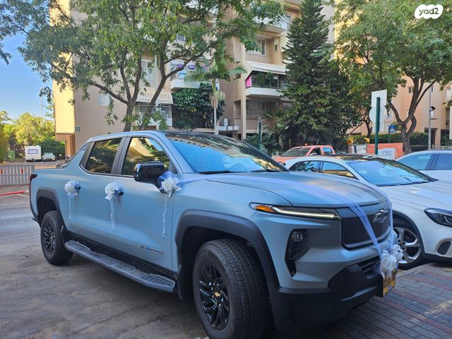 מודעת רכב שברולט סילברדו EV