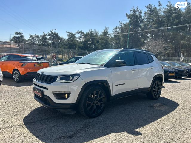 מודעת רכב ג'יפ קומפאס