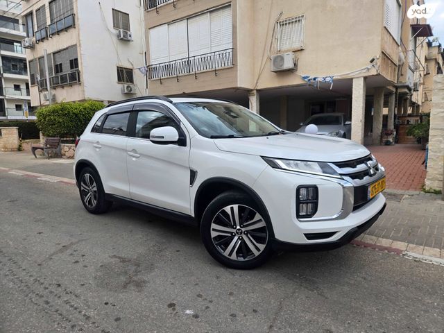 מודעת רכב מיצובישי ASX