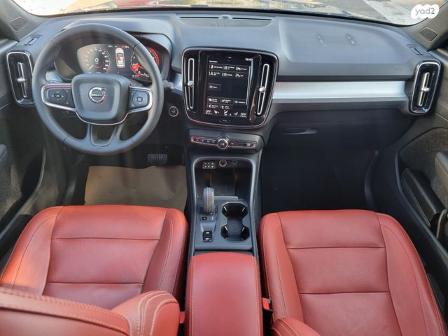 מודעת רכב וולוו XC40 2