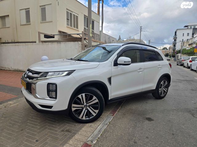 מודעת רכב מיצובישי ASX