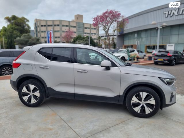 מודעת רכב וולוו XC40 1