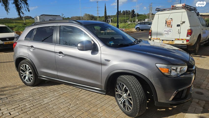 מודעת רכב מיצובישי ASX