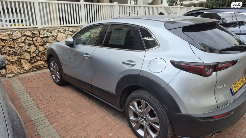 מודעת רכב מאזדה CX-30