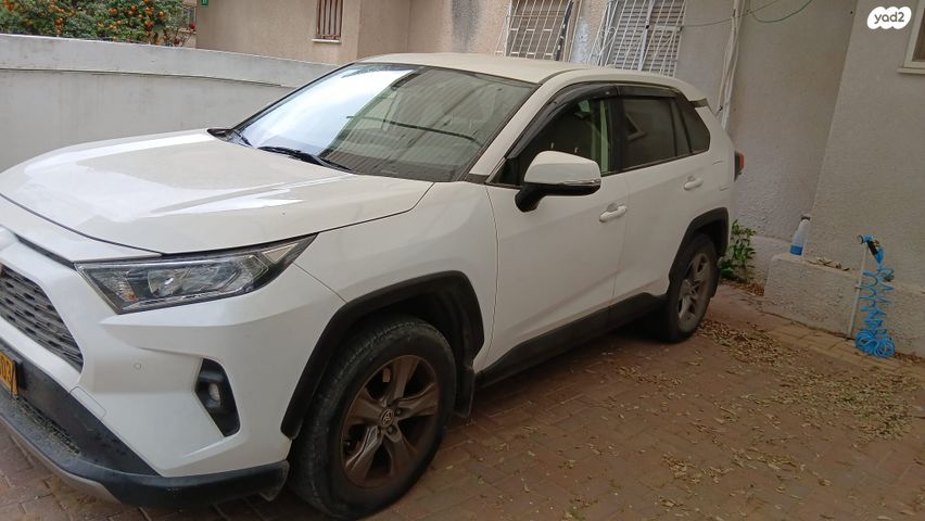 מודעת רכב טויוטה RAV4