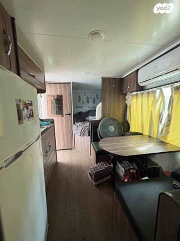 מודעת רכב נגרר (קראוון נגרר)