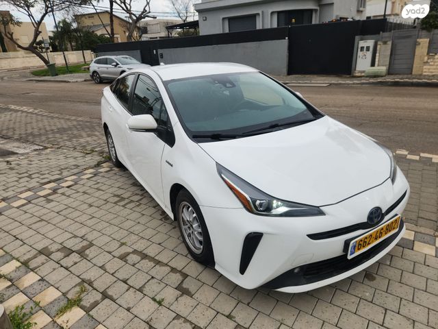 מודעת רכב טויוטה פריוס