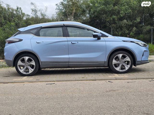 מודעת רכב ג׳ילי Geometry C