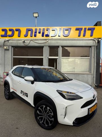 מודעת רכב טויוטה יאריס קרוס