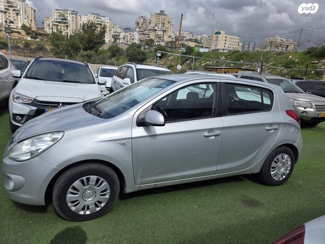 מודעת רכב יונדאי i20