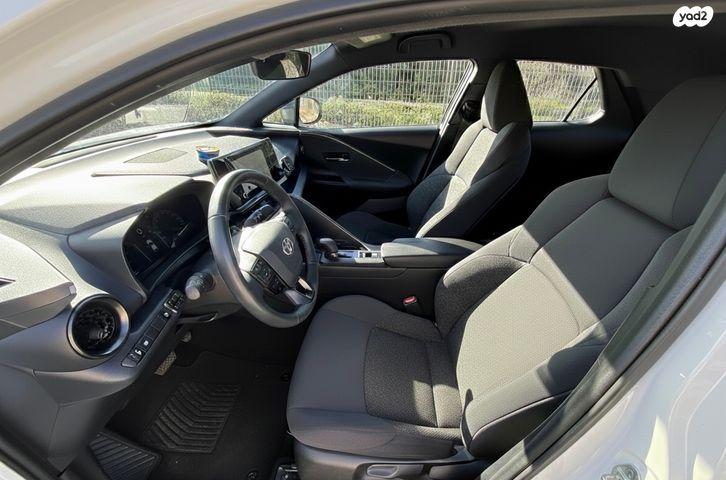 מודעת רכב טויוטה C-HR 1