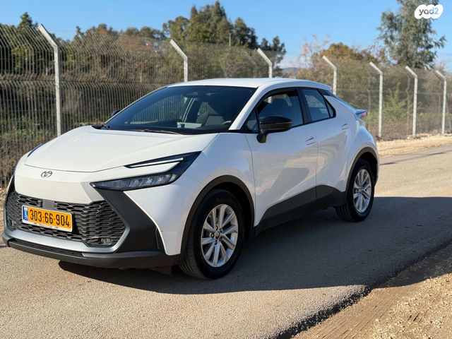 מודעת רכב טויוטה C-HR 2