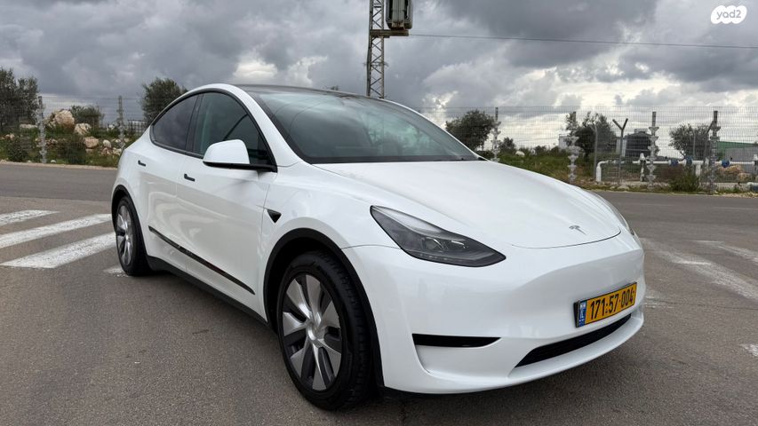 מודעת רכב טסלה מודל Y