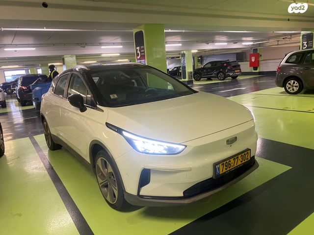 מודעת רכב ג׳ילי Geometry C