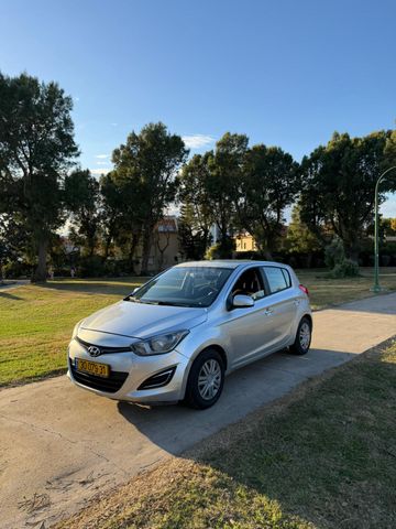 מודעת רכב יונדאי i20