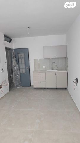 שמואל יבניאלי 6