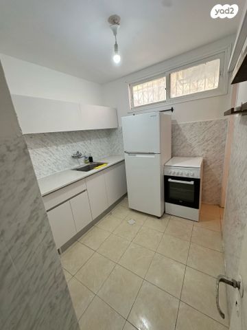 שמעון בר גיורא 30