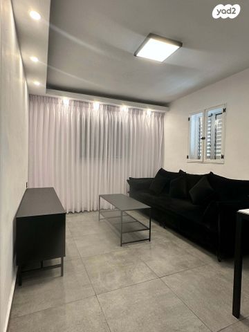 העשרים ואחד 4