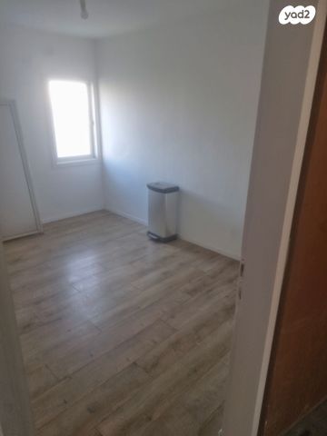 יחזקאל בן בוזי 2