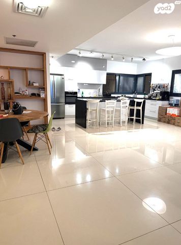 הדר המושבות החדשה / אם המושבות החדשה