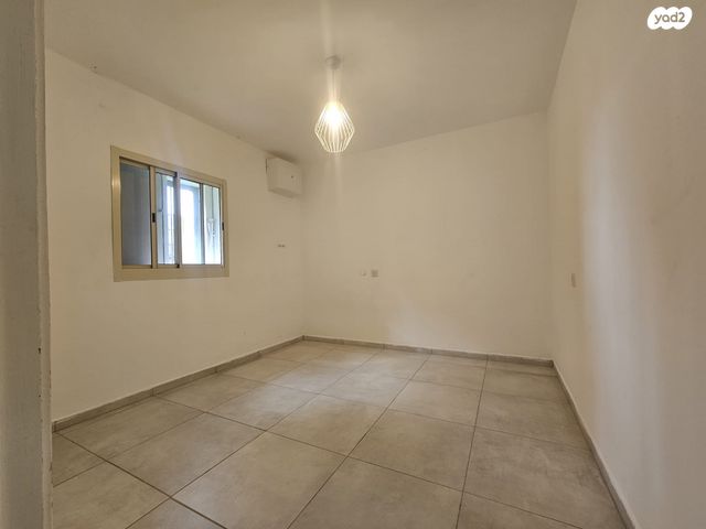 דירת גן, טשרניחובסקי 72, גבעת הורדים, רסקו, ירושלים