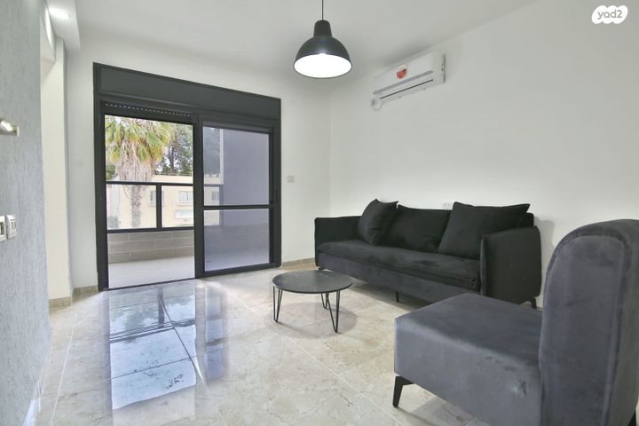 הרב עוזיאל 21