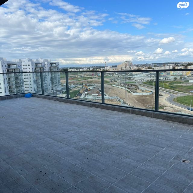 הרב מרדכי אליהו 