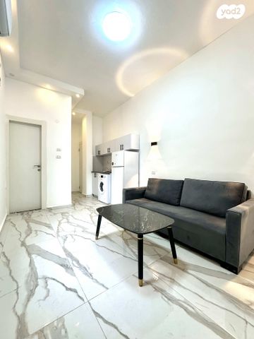 דרך יד לבנים 26