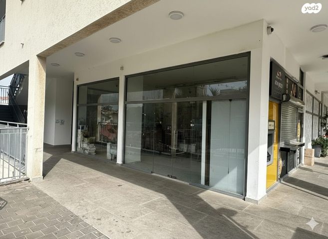 חנויות/ שטח מסחרי