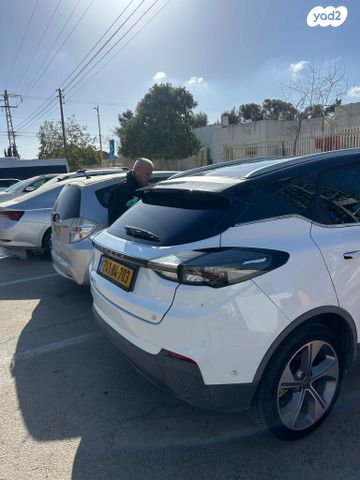 מודעת רכב ג׳ילי Geometry C