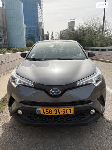 מודעת רכב טויוטה C-HR