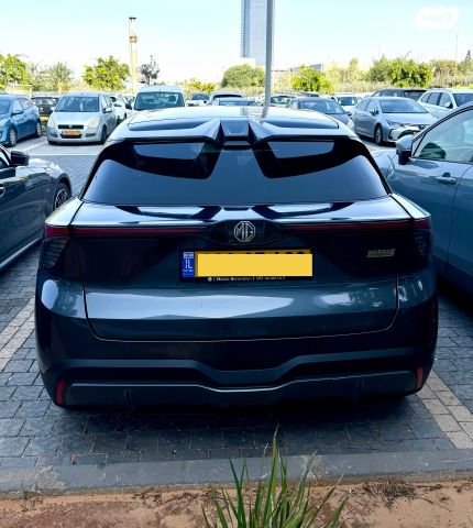 מודעת רכב אם ג'י MG4