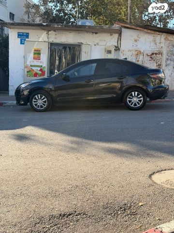 מודעת רכב מאזדה 3