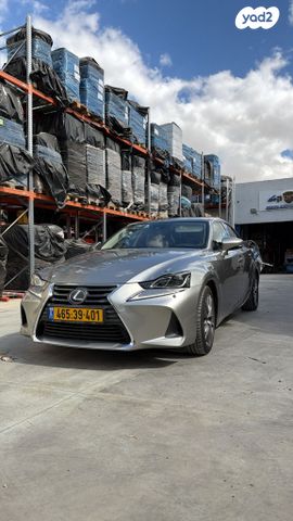 מודעת רכב לקסוס IS