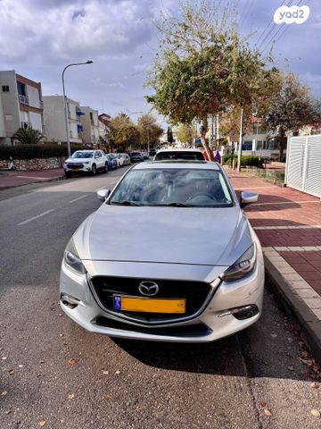 מודעת רכב מאזדה 3