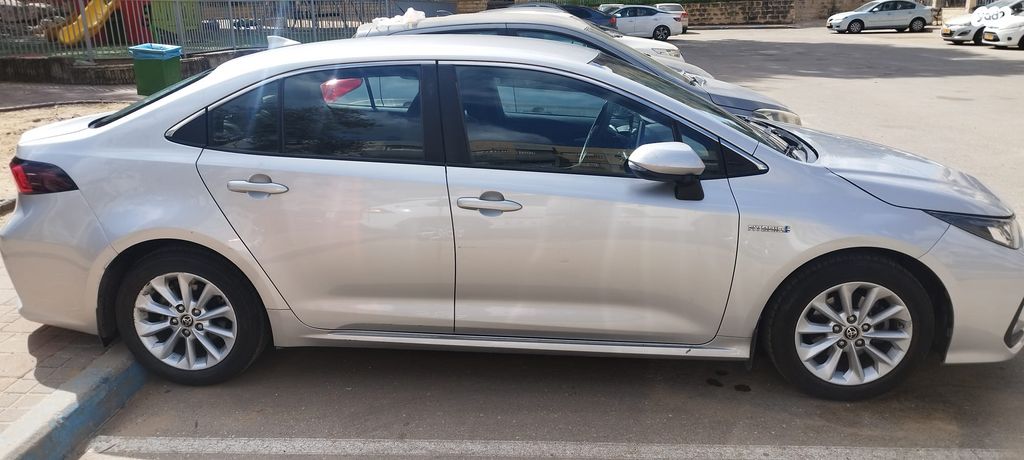 מודעת רכב טויוטה קורולה