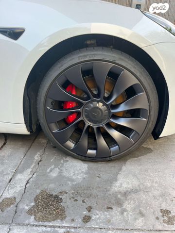 מודעת רכב טסלה מודל 3