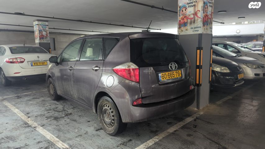 מודעת רכב טויוטה ורסו-S