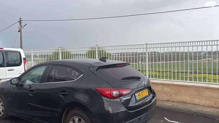 מודעת רכב מאזדה 3