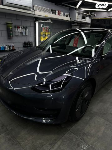 מודעת רכב טסלה מודל 3