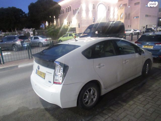 מודעת רכב טויוטה פריוס