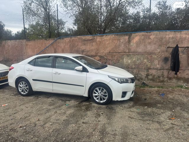 מודעת רכב טויוטה קורולה