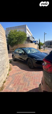 מודעת רכב טסלה מודל 3