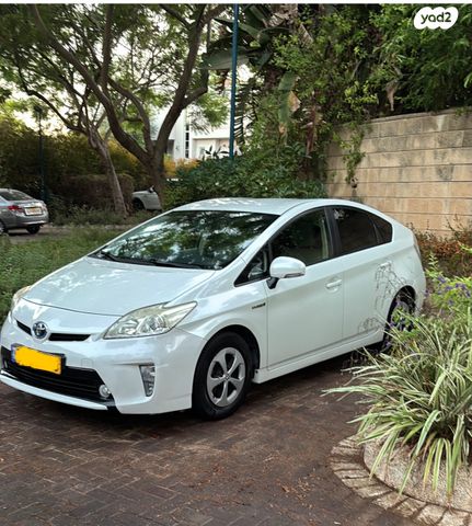 מודעת רכב טויוטה פריוס